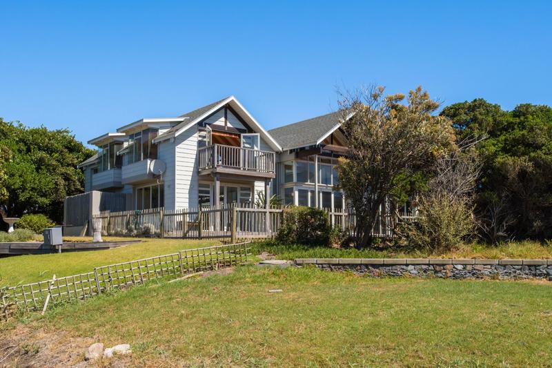 6 Bedroom Property for Sale in Lake Michelle Western Cape